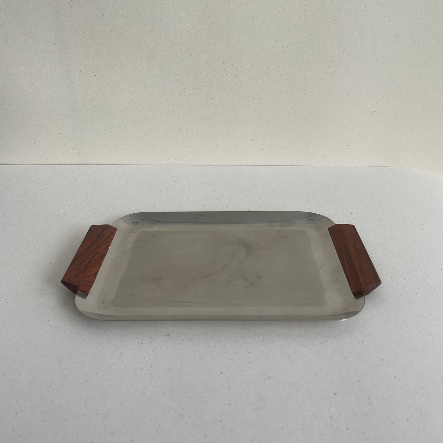 Stainless steel small plate with wooden handle