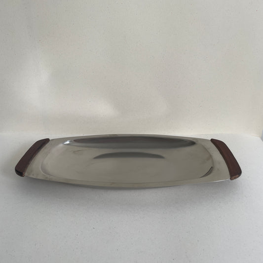 Stainless steel plate with wooden handle